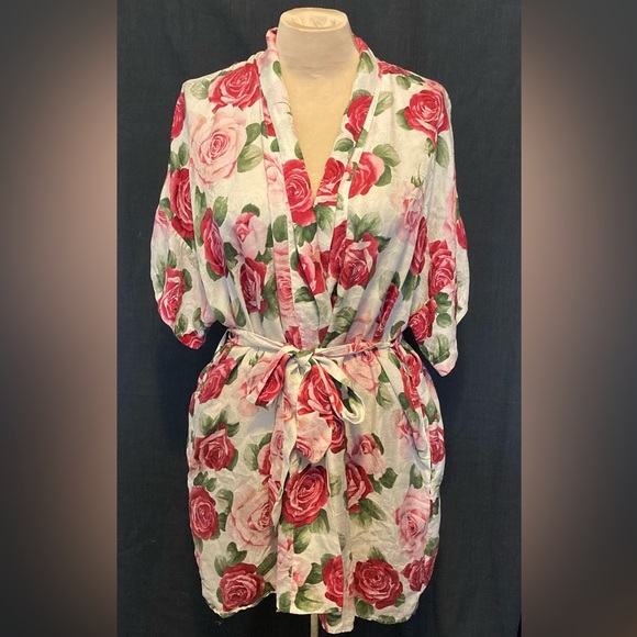 august silk Other - SILX by August Silk 100% Silk Floral Embossed Kimono with Pink and Red Roses